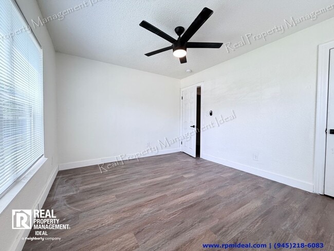 Building Photo - 2513 Southland St