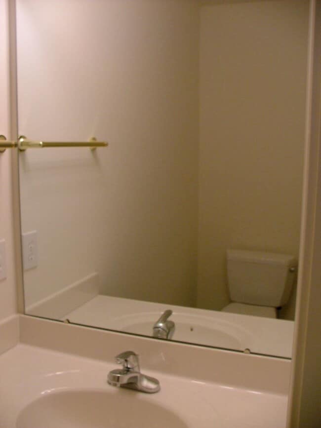 Building Photo - 183 Clusters Cir