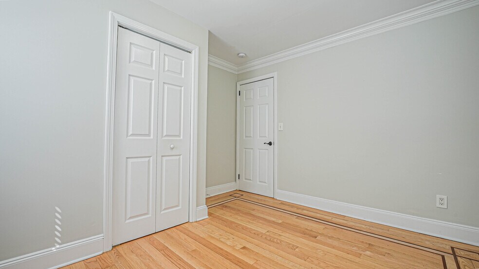 Building Photo - 4070 Madison Ave