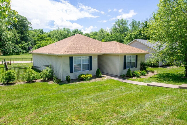 Building Photo - 1910 Harmony St