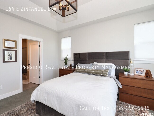 Building Photo - 164 E Zinfandel Ln