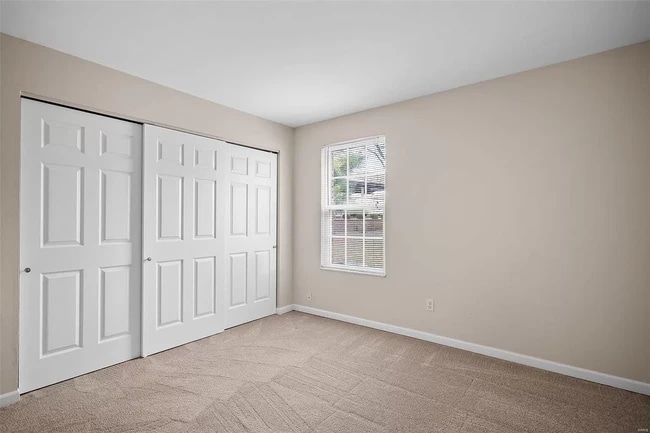 Building Photo - 700 Ridgeside Dr