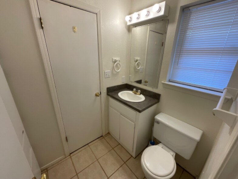 Building Photo - 4137 Beard Ave