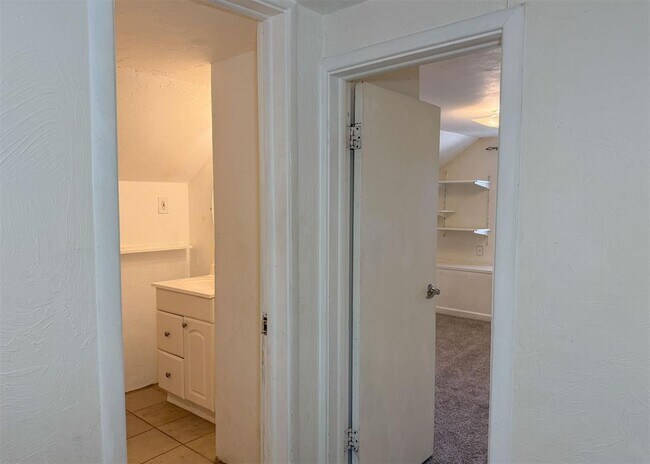 Building Photo - 2341 NW 37th St