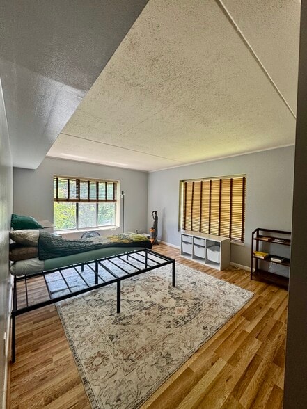 Bedroom - 1532 Forest Green Dr