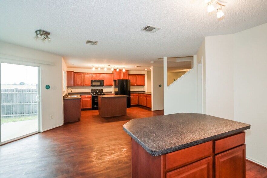 Building Photo - 9936 Sparrow Hawk Ln