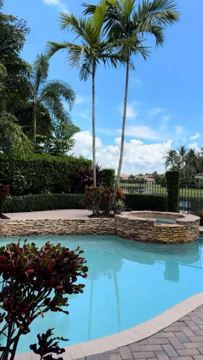 Building Photo - 9407 Bridgebrook Dr