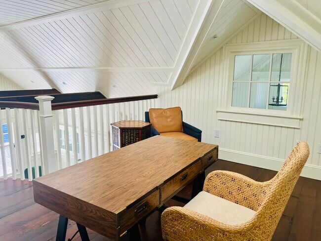 Building Photo - 3 Field Club Ln