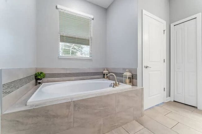 Building Photo - 1548 Maidstone Ct