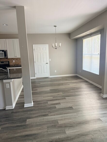 Building Photo - 6206 Lake Rock Ln