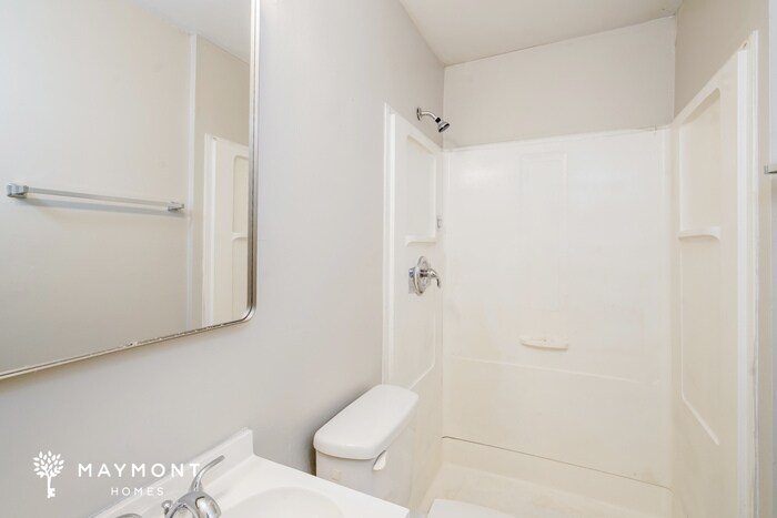 Building Photo - 212 Raintree Dr