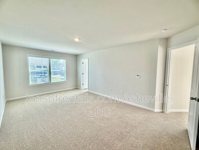 Building Photo - 216 Vly Breeze Rd