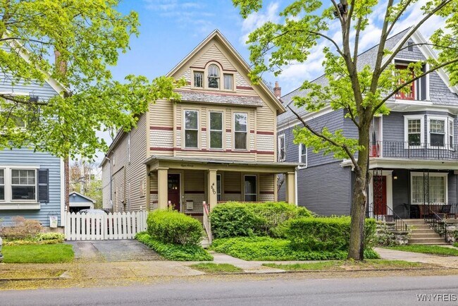 Building Photo - 890 W Ferry St
