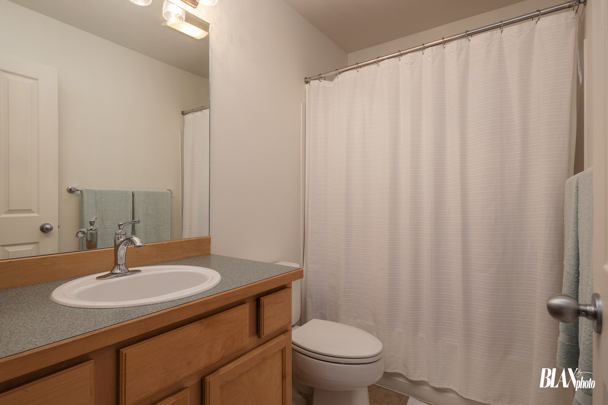 Second bath - 11050 Solitude Cir