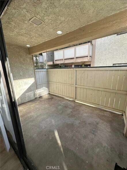 Building Photo - 139 S Poplar Ave