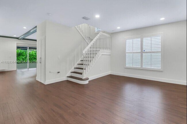 Building Photo - 16437 SW 28th St