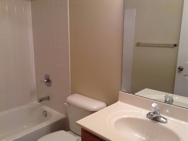 Building Photo - 118 Friar Tuck Dr