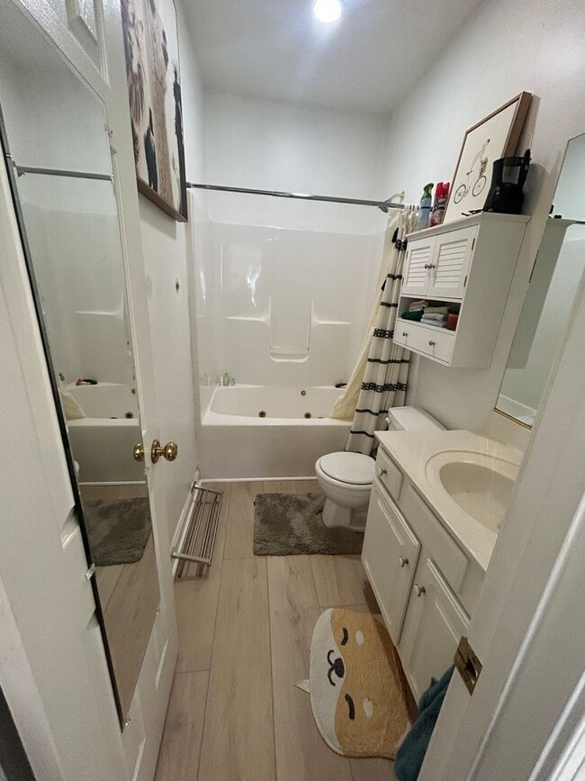 Building Photo - Beautiful 2-Bedroom, 2-Bath One-Level Town...