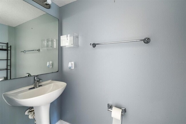 Building Photo - 420 Blake Ave