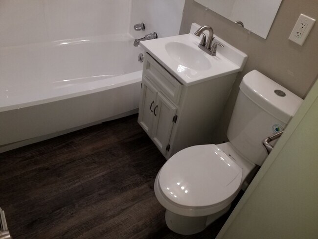 Building Photo - AVAILABLE NOW! Liberty Home 3 Bed 2 Bath 2...