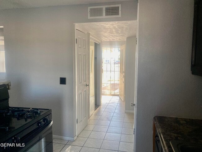 Building Photo - 8210 Marfil Dr