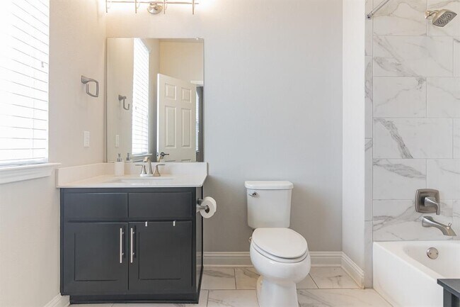 Building Photo - 7100 Trissino Dr