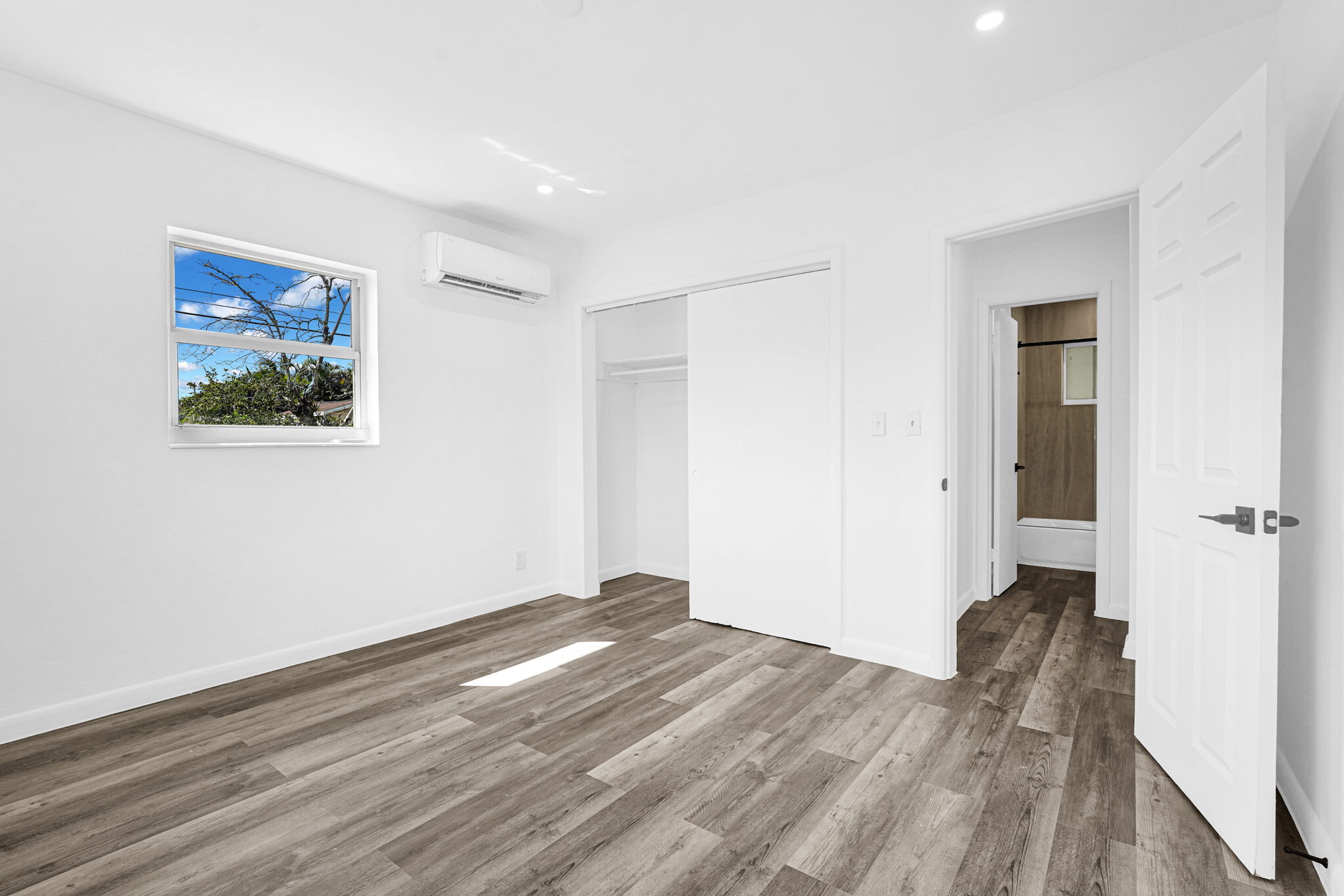 Building Photo - 2212 Roosevelt St