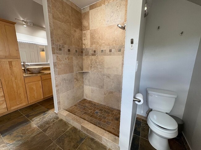 Building Photo - 8612 Eagle Rock Ave NE