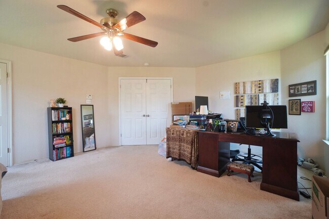 Building Photo - 3001 Bernardino Cove