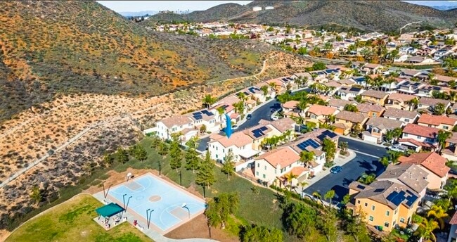 Building Photo - 34213 Parkside Dr