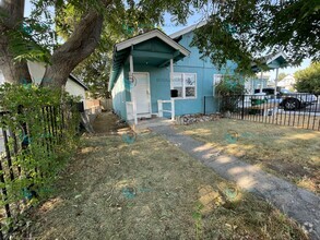 Building Photo - Charming Cottage with Private Yards, Parki...