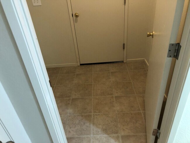 Building Photo - 3711 Compass Pointe Ave