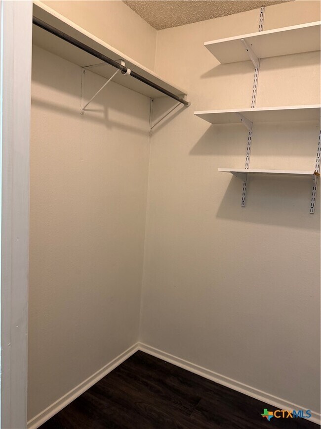 Building Photo - 1513 Shannon Cir