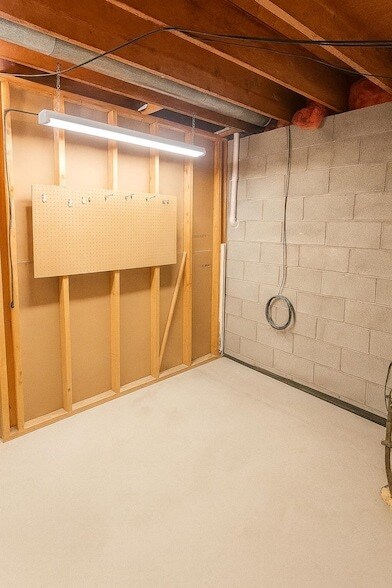 Building Photo - 9 Heights Rd NE