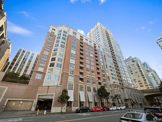 Building Photo - Perfect Blend of Elegance & Comfort at the...