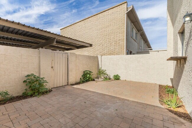 Building Photo - 8225 N Central Ave