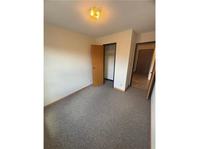 Building Photo - 720 Melody Ln