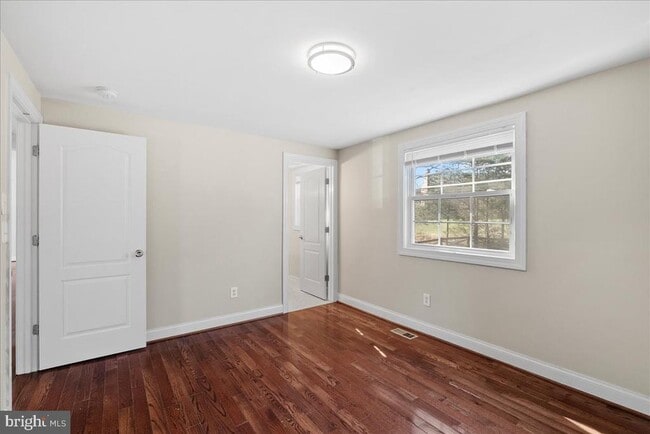 Building Photo - 507 Lindsay Ct