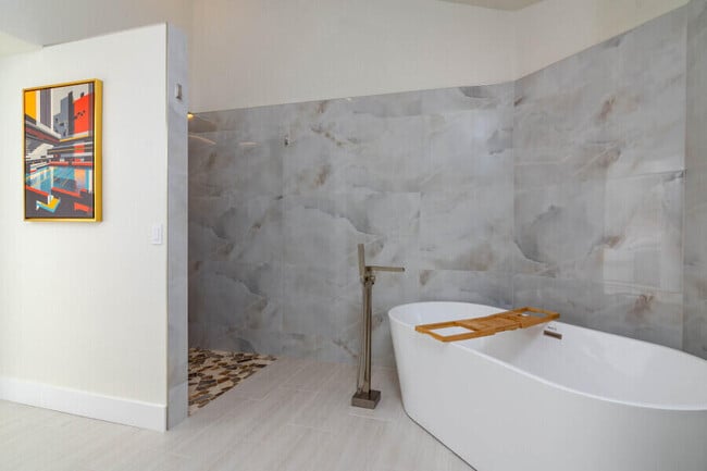 Building Photo - 80671 Cherry Hills Dr