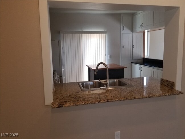 Building Photo - 6447 Oak Savanna Ct