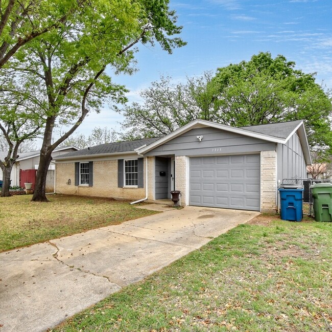 Primary Photo - 1313 Monaco Dr