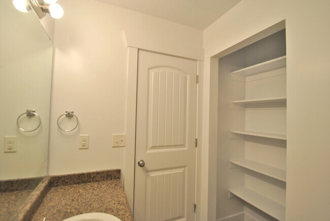 Building Photo - 387 S 1250 E