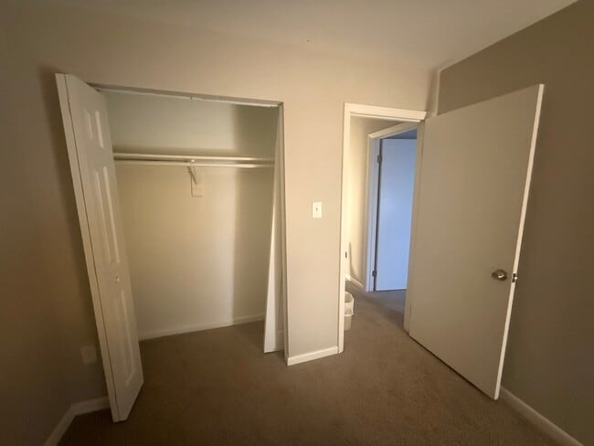 Building Photo - 5627 Banbury Ct