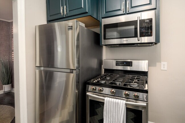 Building Photo - 3550 Barwood Cir