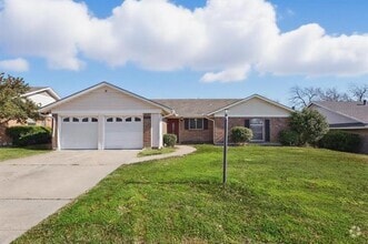 Building Photo - 2925 Portales Dr