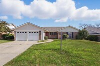 Building Photo - 2925 Portales Dr