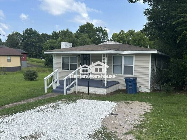 Building Photo - Charming 3 bedroom 1 bath home