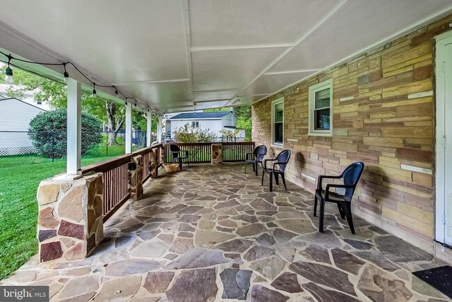 Building Photo - 6641 Barrett Rd