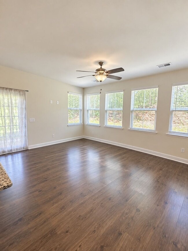 Building Photo - 7775 Montview Rd