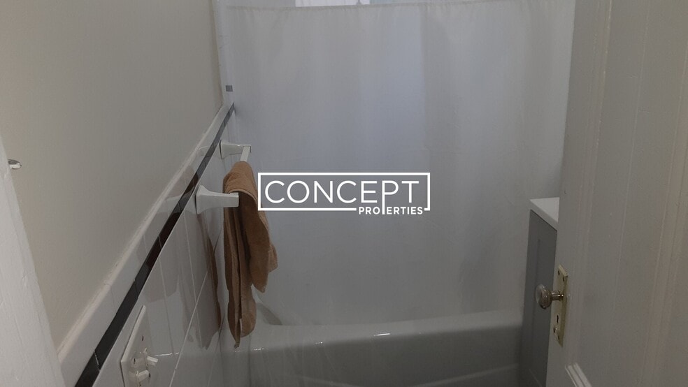 Building Photo - 25 Everett St